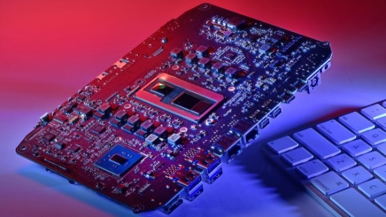 اینتل NUC8i7HVK