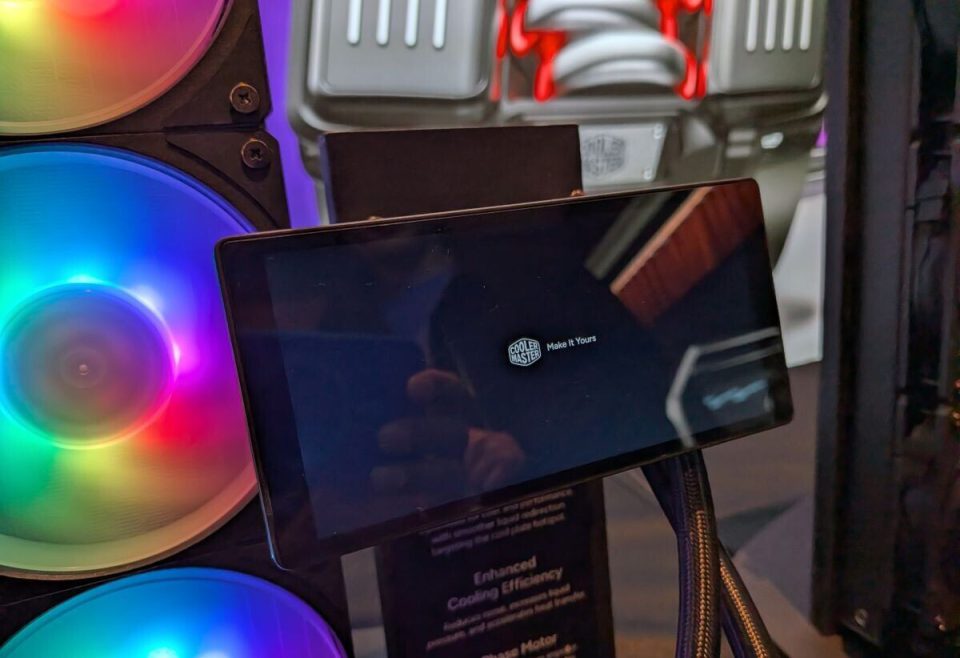 خنک‌کننده پردازنده کولرمستر Cooler-Master-MasterLiquid-Core-LCD
