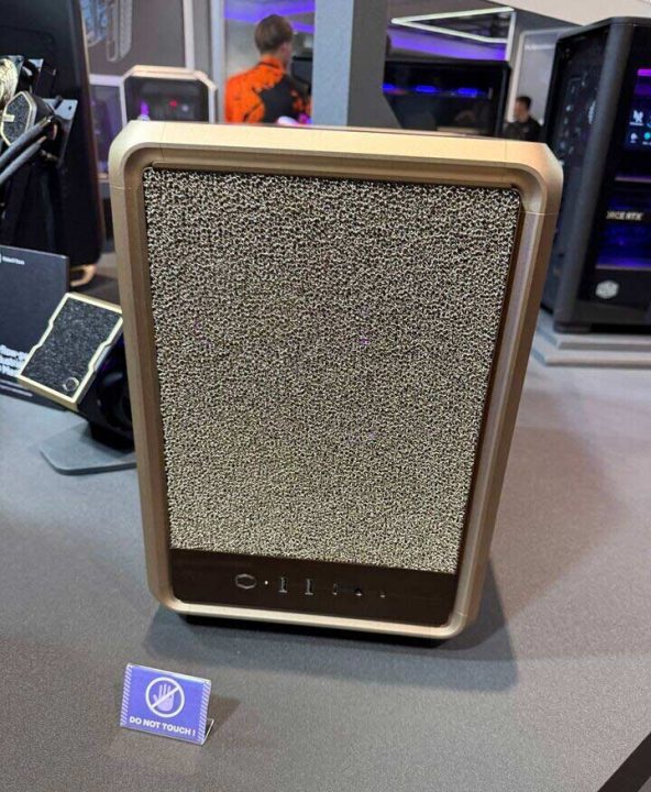 کیس کولرمستر MasterFrame-400-Mesh-Gold