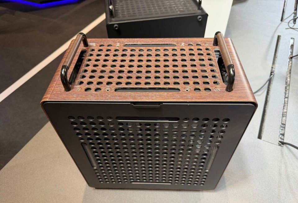 کیس کولرمستر Qube 540